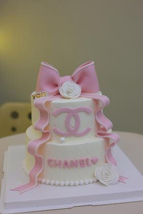 双层粉色香奈儿蝴蝶结