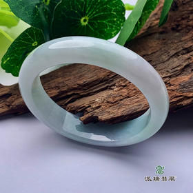 派瑞翡翠 翡翠手镯 糯种 浅绿
