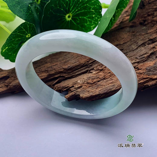 派瑞翡翠 翡翠手镯 糯种 浅绿 商品图0