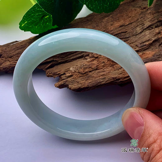 派瑞翡翠 翡翠手镯 糯种 浅绿 商品图0