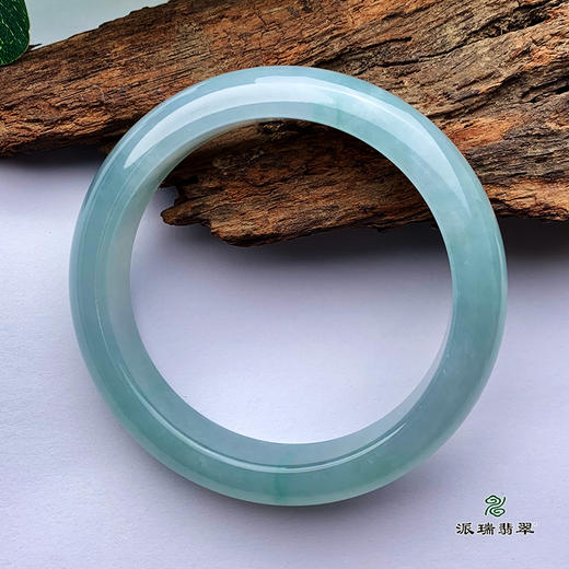 派瑞翡翠 翡翠手镯 糯种 浅绿 商品图3