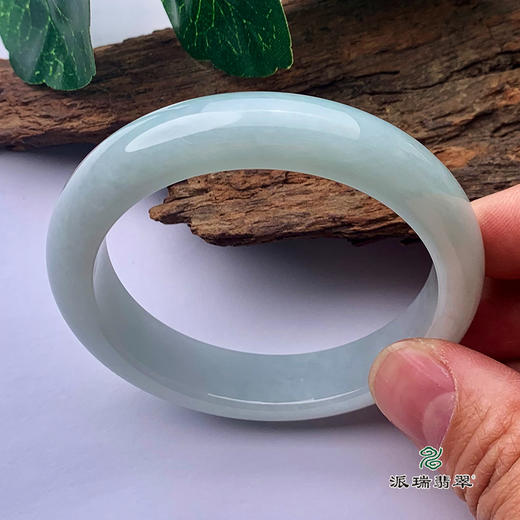派瑞翡翠 翡翠手镯 糯种 浅绿 商品图4