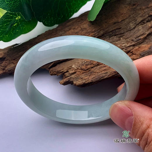 派瑞翡翠 翡翠手镯 糯种 浅绿 商品图2