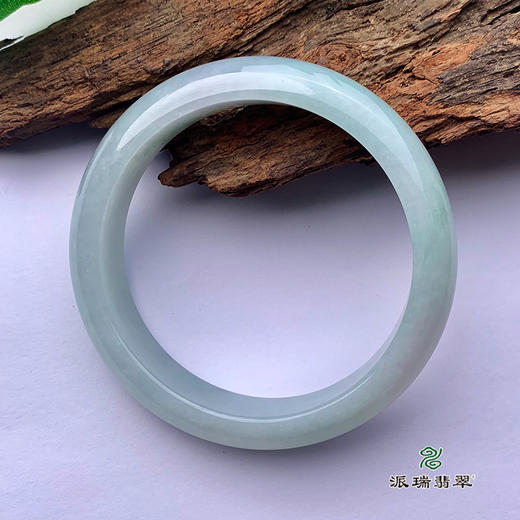 派瑞翡翠 翡翠手镯 糯种 浅绿 商品图3
