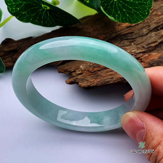 派瑞翡翠 翡翠手镯 糯种 浅绿 商品图2