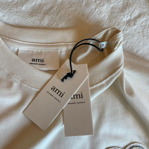 Ami 2021ssDe Coeur贴花短袖Ｔ恤-米白配灰绣花 商品图8