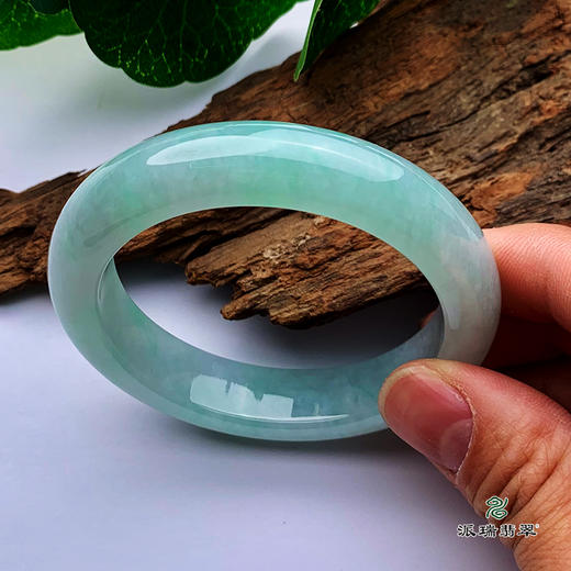 派瑞翡翠 翡翠手镯 糯种 浅绿 商品图2