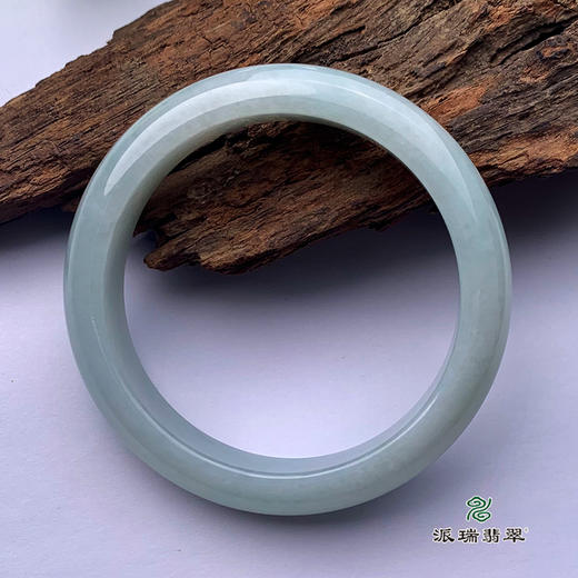 派瑞翡翠 翡翠手镯 糯种 浅绿 商品图1