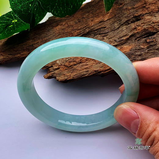 派瑞翡翠 翡翠手镯 糯种 浅绿 商品图2