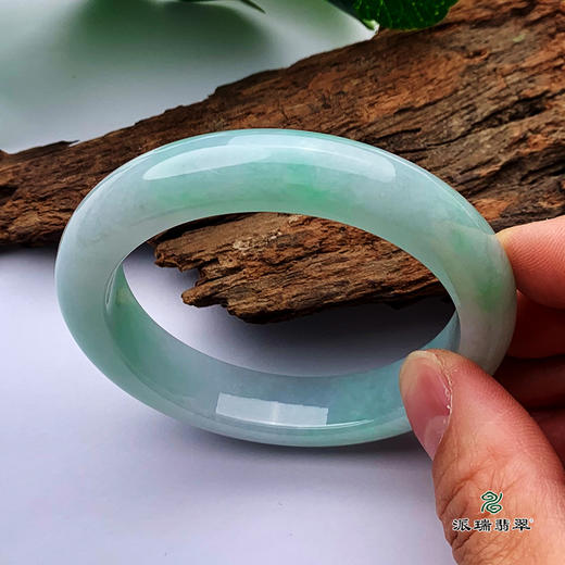 派瑞翡翠 翡翠手镯 糯种 浅绿 商品图2