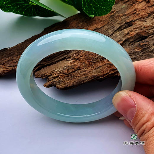 派瑞翡翠 翡翠手镯 糯种 浅绿 商品图3