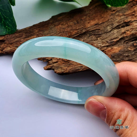 派瑞翡翠 翡翠手镯 糯种 浅绿 商品图2