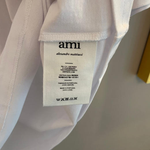 Ami ssDe Coeur贴花短袖Ｔ恤-白色配红绣花 商品图4