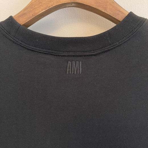 Ami 2021ssDe Coeur贴花短袖Ｔ恤-黑色配红绣花 商品图3