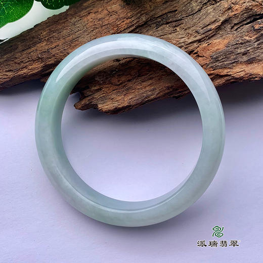 派瑞翡翠 翡翠手镯 糯种 浅绿 商品图1