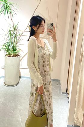 无碎花不夏天 | 真丝# 吊带裙# 法式优雅#