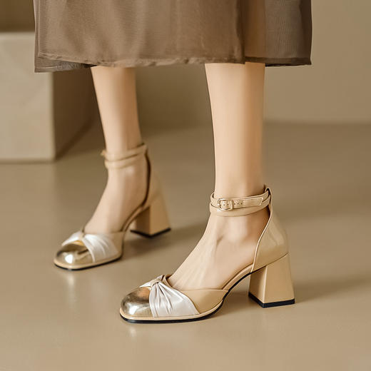 软皮珍珠圆头粗跟高跟鞋，中空一字扣带凉鞋FD8170 商品图3