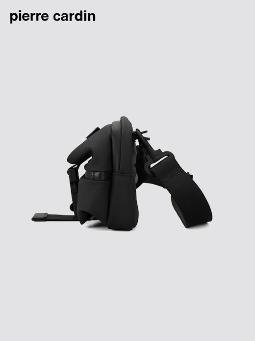 皮尔卡丹functionalist系列 潮酷风男士斜挎包轻盈大容量 商品图6