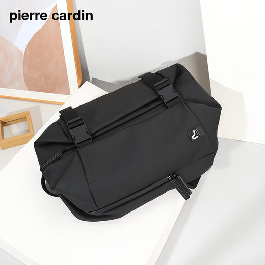 皮尔卡丹functionalist系列 大容量潮酷男士双肩包 商品图1