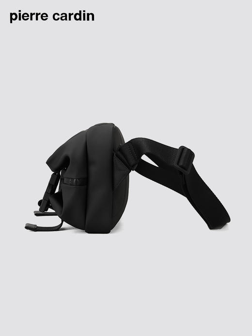 皮尔卡丹functionalist系列 前卫设计男士大容量斜跨包 商品图4