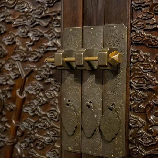 清 紫檀八宝八仙纹大四件柜 商品图2