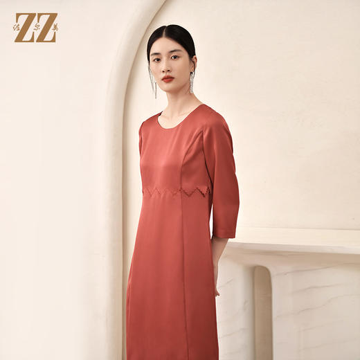 佐尔美秋季新款 气质缎面光泽高定面料亲肤连衣裙女E23LL27 商品图2