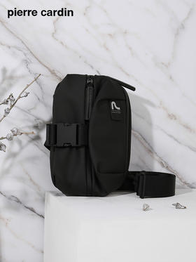 皮尔卡丹functionalist系列 潮酷风男士斜挎包轻盈大容量