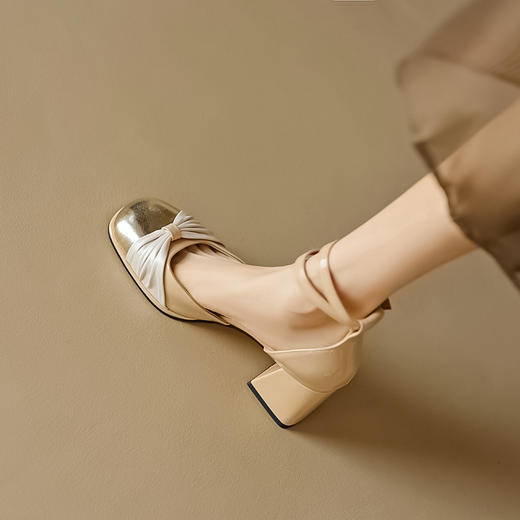 软皮珍珠圆头粗跟高跟鞋，中空一字扣带凉鞋FD8170 商品图5