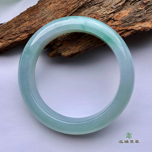 派瑞翡翠 翡翠手镯 糯种 浅绿 商品图2