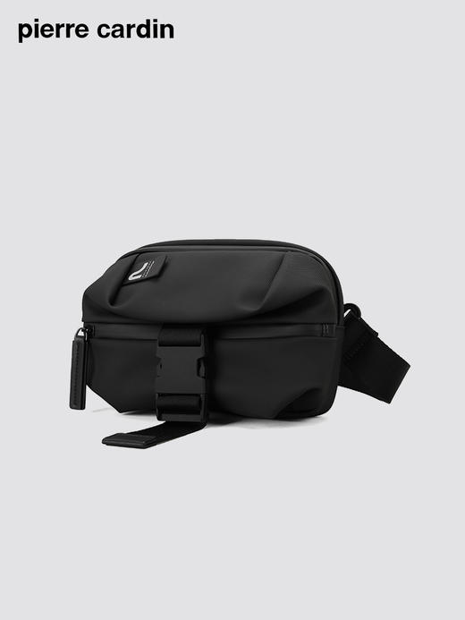皮尔卡丹functionalist系列 潮酷风男士斜挎包轻盈大容量 商品图4