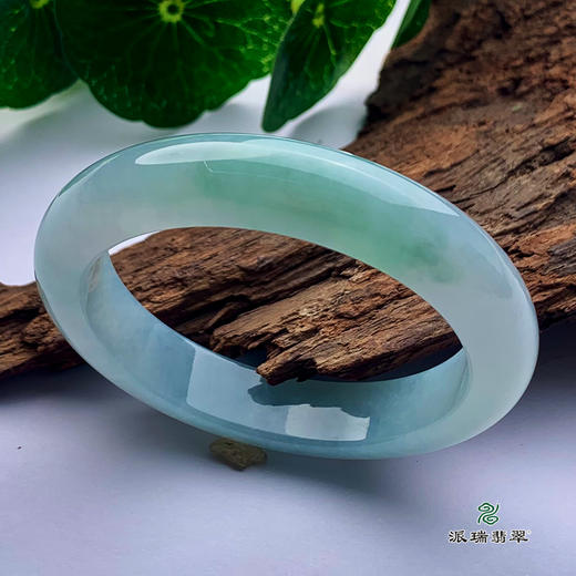 派瑞翡翠 翡翠手镯 糯种 浅绿 商品图0