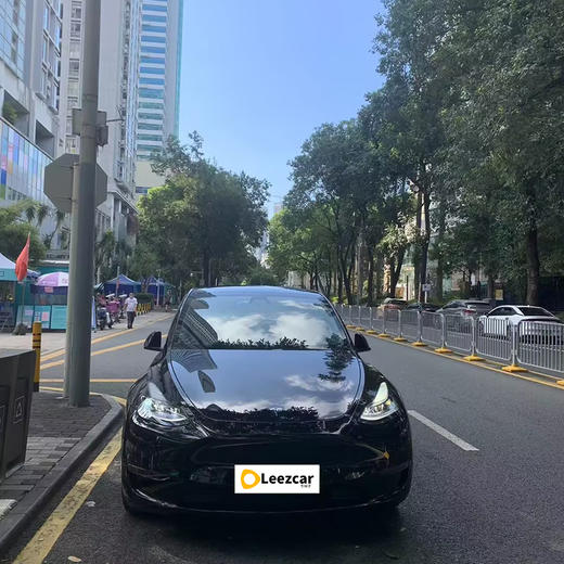 特斯拉 Model Y 标准续航后驱版【长租-深圳】 商品图1