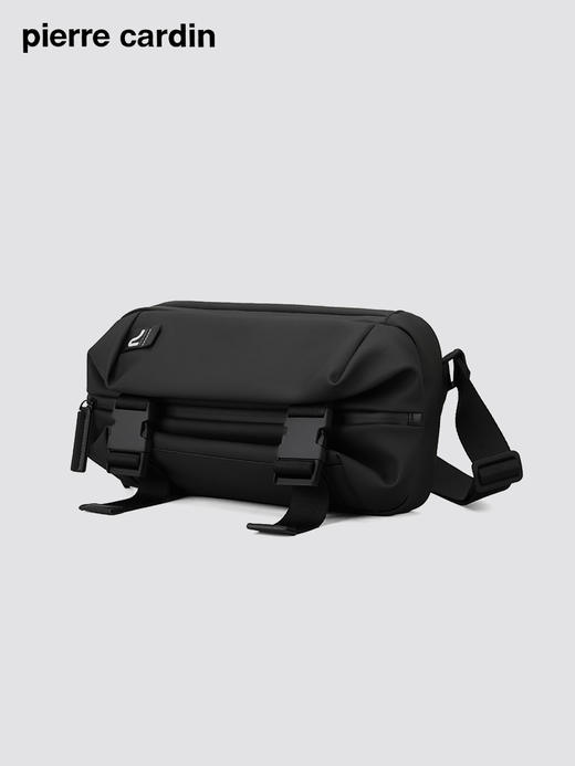 皮尔卡丹functionalist系列 前卫设计男士大容量斜跨包 商品图2