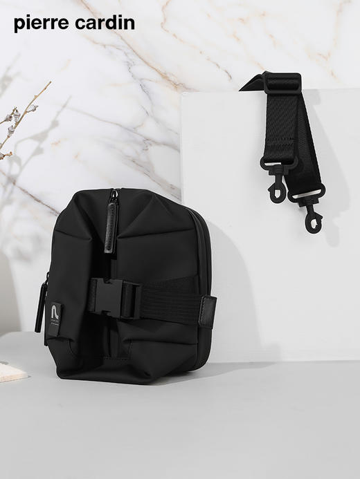皮尔卡丹functionalist系列 男士机能风时髦日字斜挎包 商品图0
