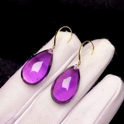 D477002 纯天然乌圭拉紫水晶水滴耳坠   通体18k金耳勾镶嵌 所谓“紫东气来”✨✨紫晶水会使个人的内心气质散出发吸引之缘 带贵来气～佩戴常贵遇人  裸石规格:21/13/9mm 特价：728 商品图5