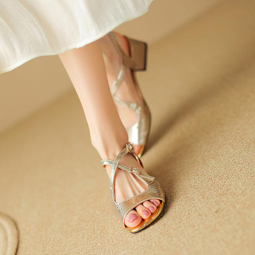清新百搭，鱼嘴露趾交叉带粗跟凉鞋LD-6310 商品图7