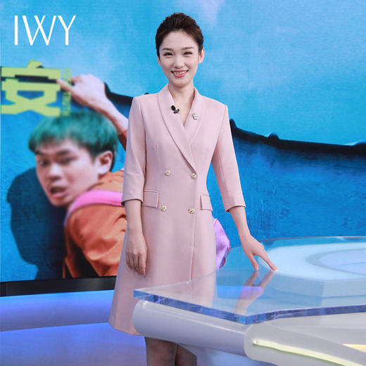 IWY/粉色播音主持正装连衣裙女七分袖夏季双排扣上镜西装裙Q873 商品图2