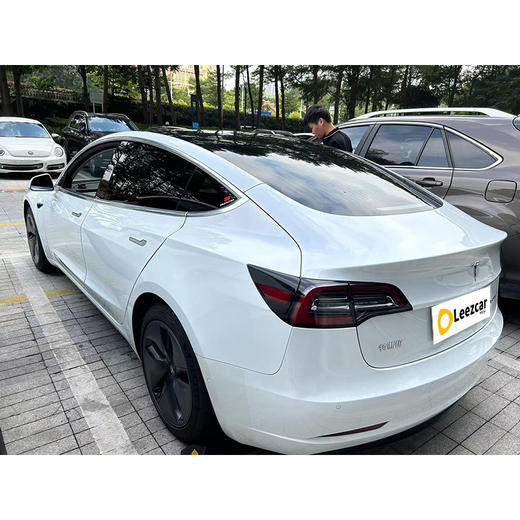 特斯拉 Model 3 标准续航后驱升级版【长租-深圳】 商品图2