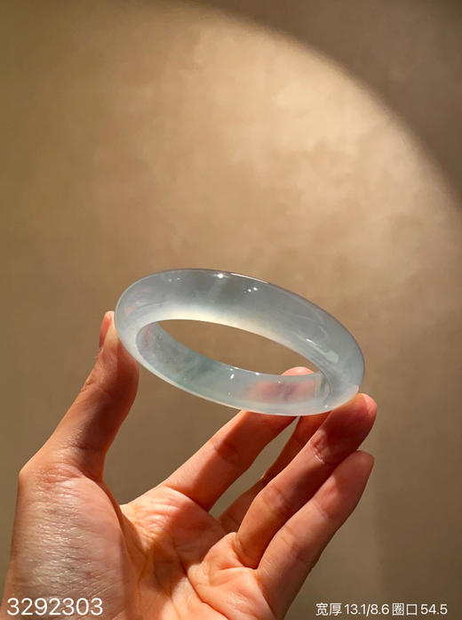 3292303，玻璃手镯，圈口54.5。具体价格微信咨询 商品图5