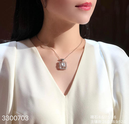 3300703，玻璃蛋面吊坠。具体价格微信咨询 商品图4