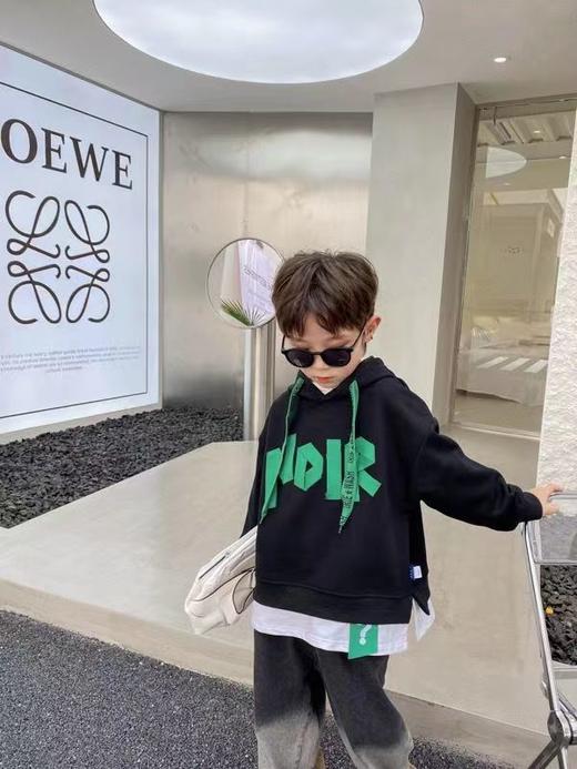 男中童组80630617 品名：咖潮童连帽卫衣 商品图0