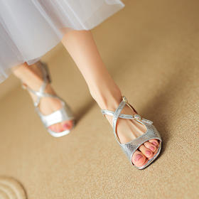 清新百搭，鱼嘴露趾交叉带粗跟凉鞋LD-6310