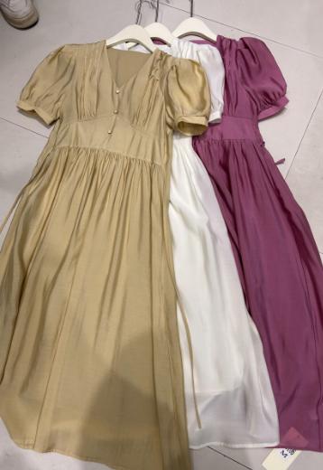 2023年夏季V领压褶净版连衣裙 150693228 商品图0