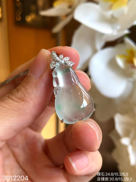 3012204，玻璃飘翠福瓜吊坠。具体价格微信咨询 商品图5
