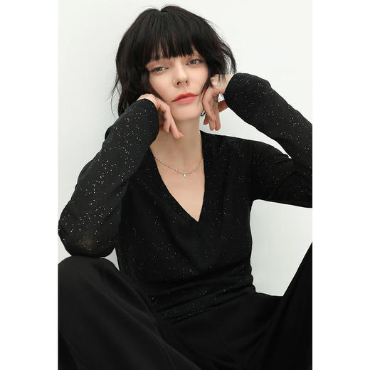 COCOBELLA前后两穿领型满天星亮片针织衫女秋时尚V领打底衫TS642 商品图1