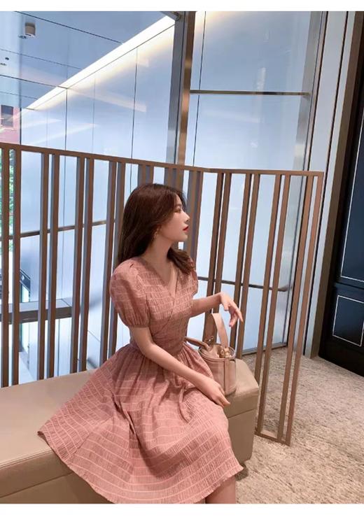 直播间 2023肌理纹压皱粉色连衣裙P1649 商品图8