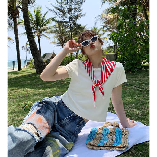 往期爆款~~ 微胖mm刺绣小J叠搭三角披肩女夏季时髦层次感小围脖 商品图2