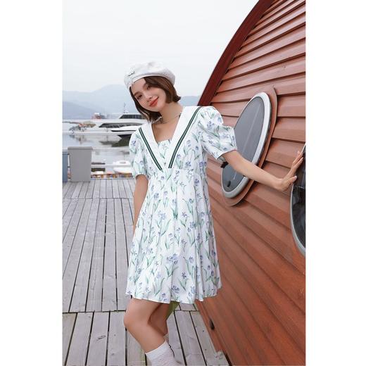 太平鸟女装海军风满印连衣裙A1FAC2E15彩色纹样 商品图0