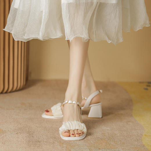 「两款配色！颜值派」粗跟凉鞋 女夏季新款仙女风中跟褶皱露趾一字带高跟凉鞋女 商品图1