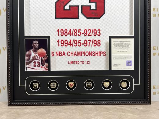 收藏系列 乔丹 公牛队23号白色 亲笔签名球衣 商品图3